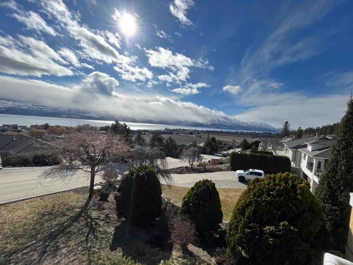Lake View Yellow House By Winary Resort West Kelowna Ngoại thất bức ảnh