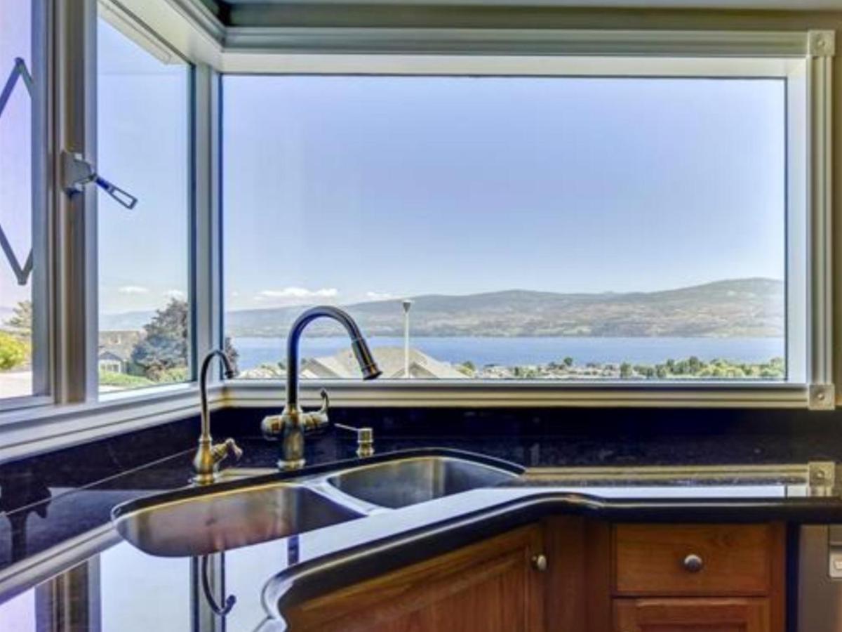 Lake View Yellow House By Winary Resort West Kelowna Ngoại thất bức ảnh