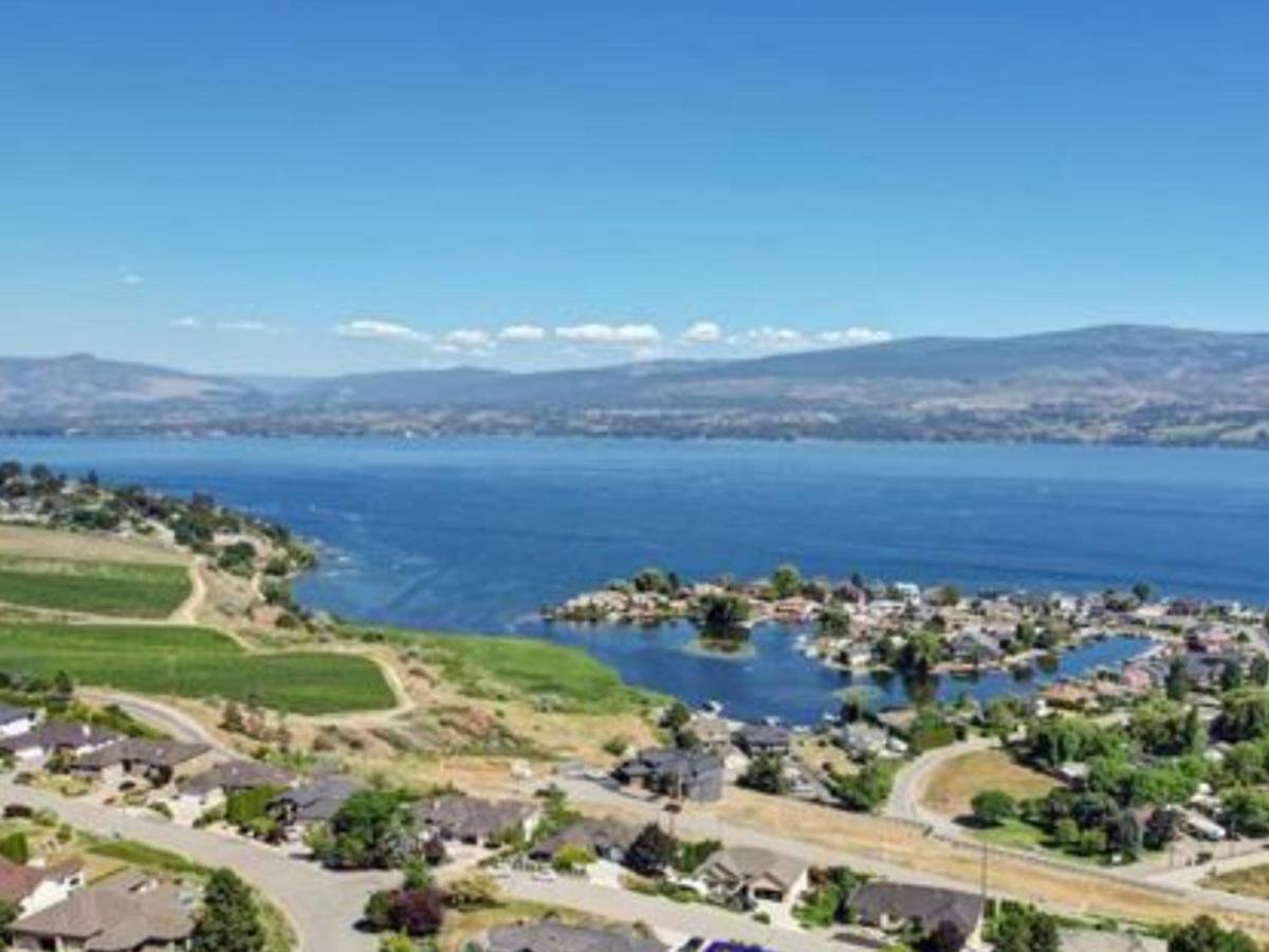 Lake View Yellow House By Winary Resort West Kelowna Ngoại thất bức ảnh