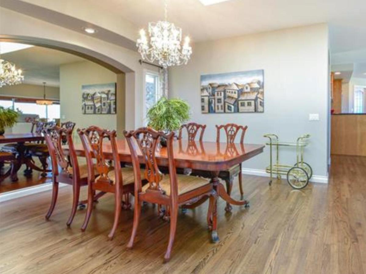Lake View Yellow House By Winary Resort West Kelowna Ngoại thất bức ảnh