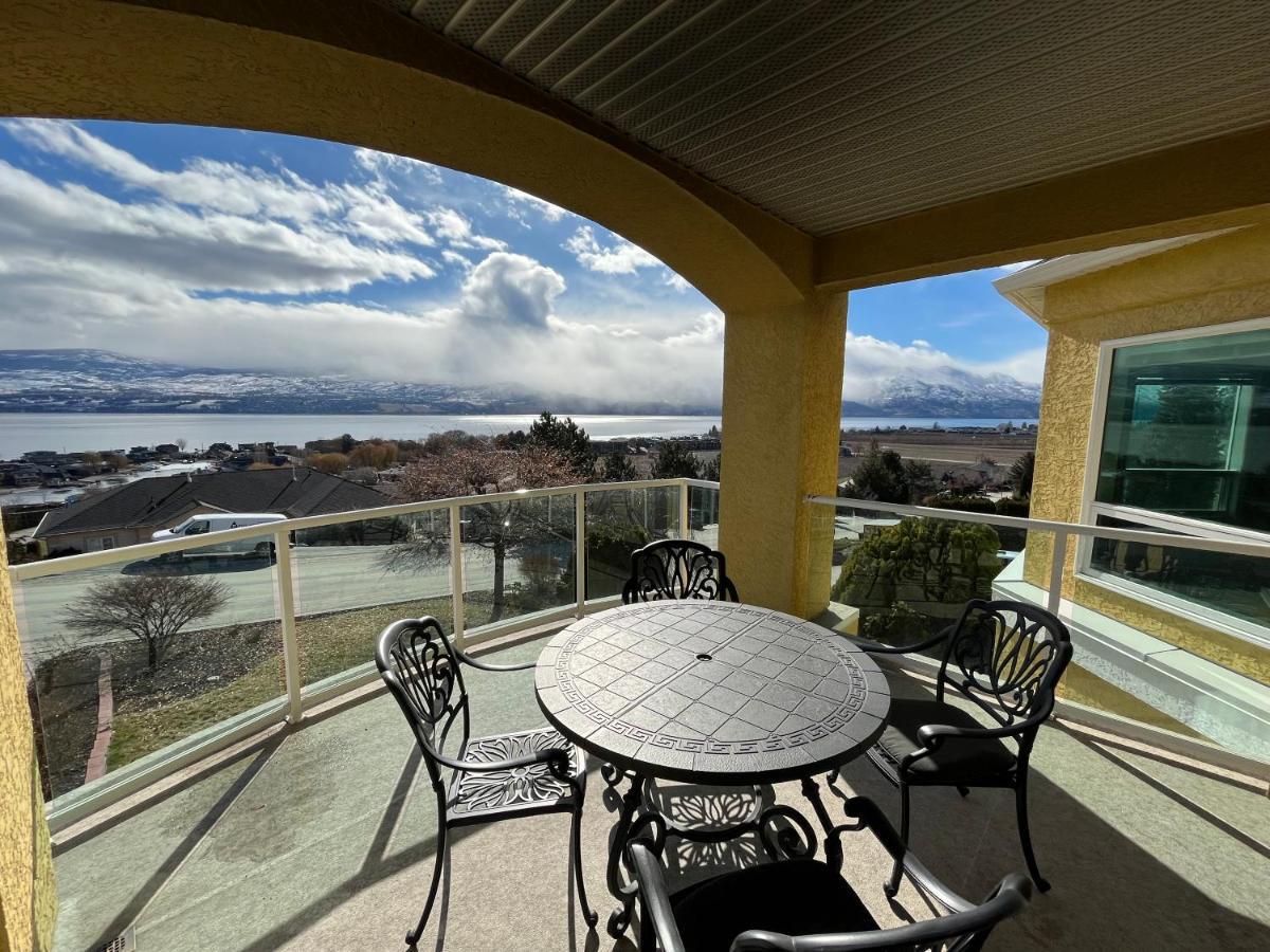 Lake View Yellow House By Winary Resort West Kelowna Ngoại thất bức ảnh