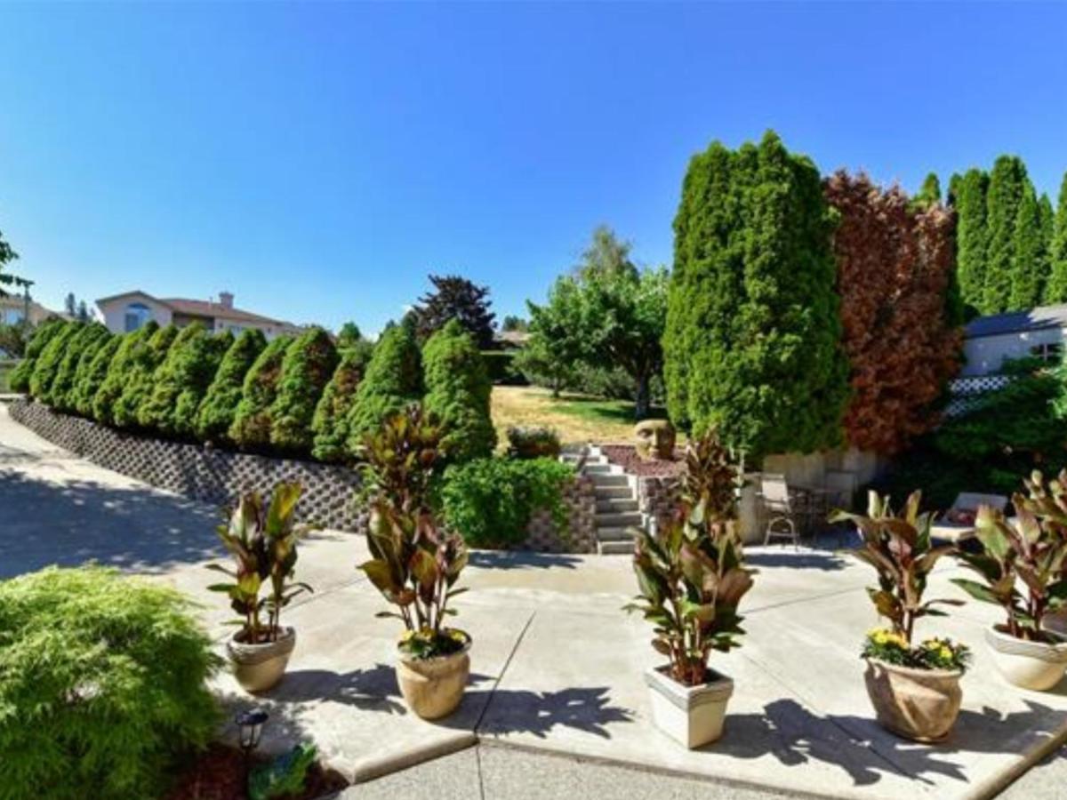 Lake View Yellow House By Winary Resort West Kelowna Ngoại thất bức ảnh